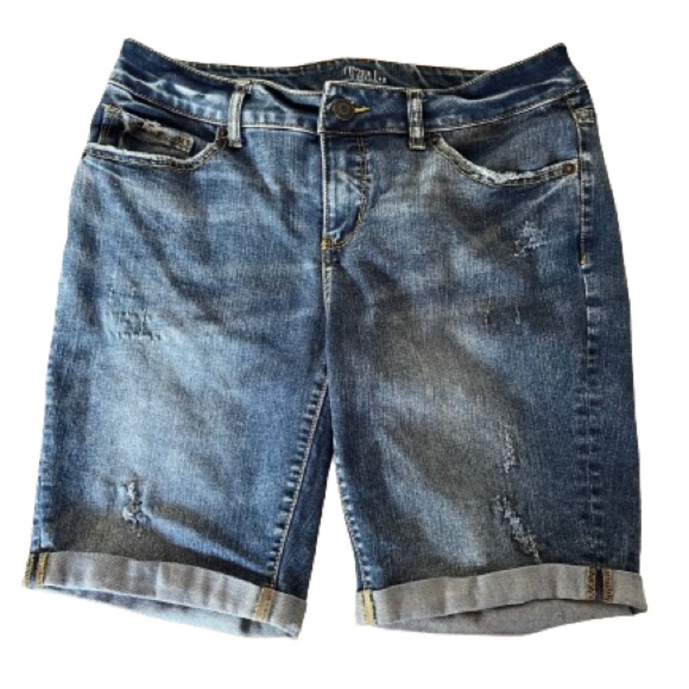 Time & Tru women’s shorts